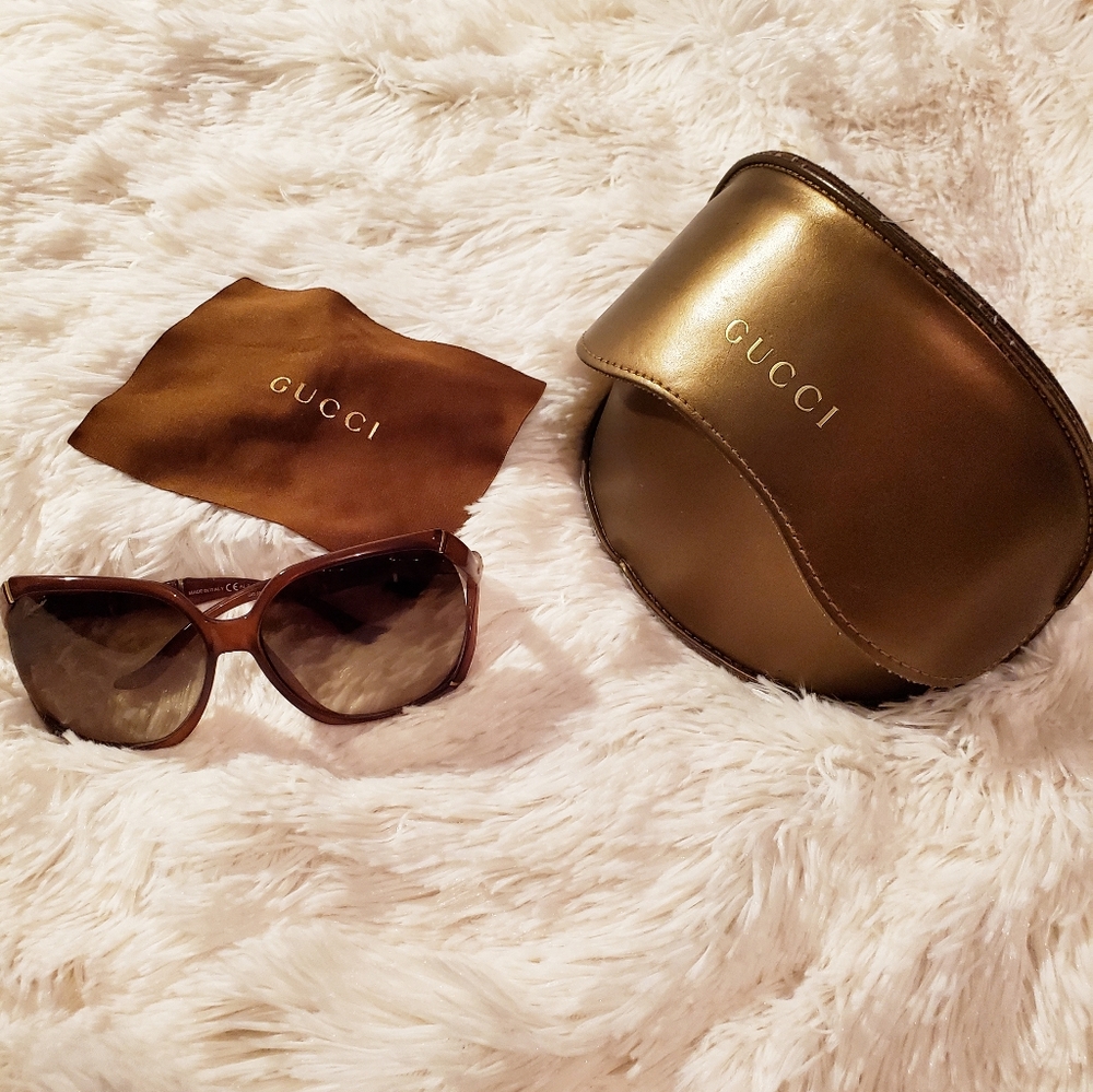(SOLD) Womens Gucci Sunglasses (Authentic)